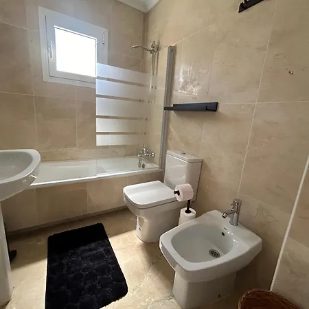 The Lemon House Tatil Evi Estepona