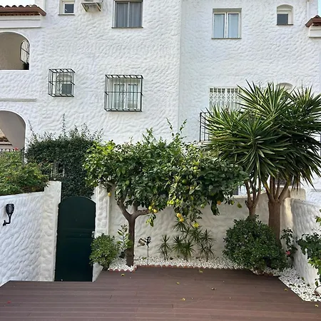 Holiday home The Lemon House