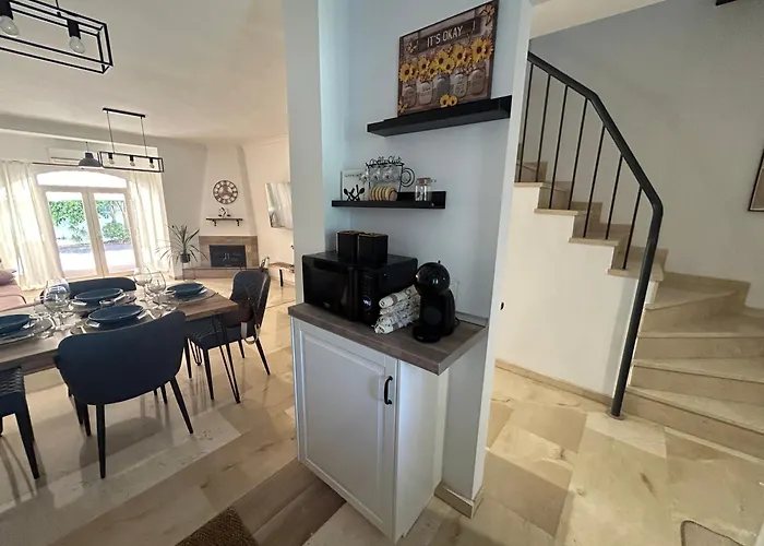 別荘 The Lemon House *